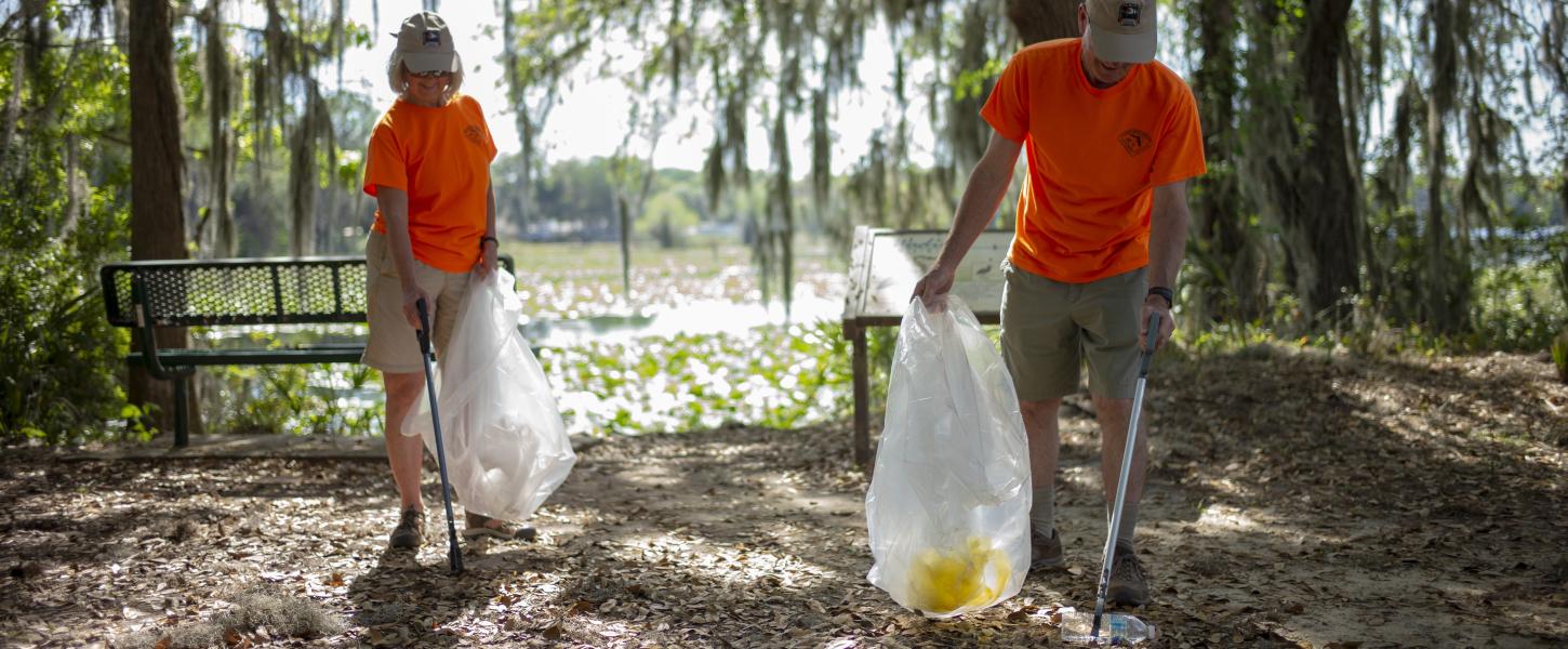 Volunteers collect waste along the Withlacoochee State Trail